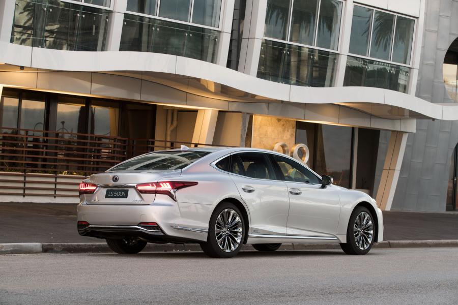  Lexus LS500h 2018 года  (AU) (фото 14 из 23)